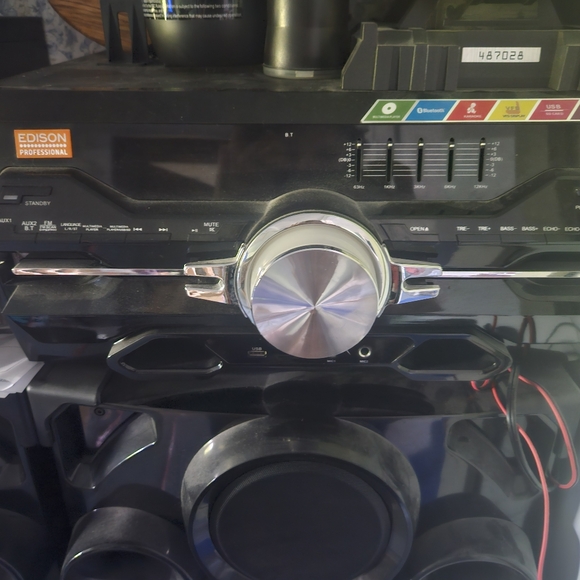 Stereo - Picture 2 of 3